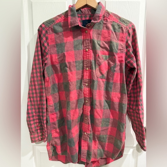 American Eagle Outfitters Pink and Gray Jegging Checkered Shirt - Picture 1 of 7